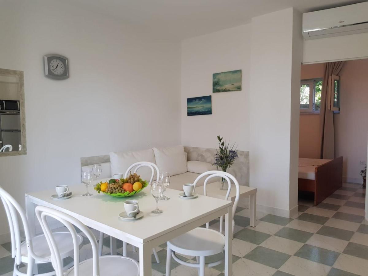 Apartments With A Parking Space Banjol, Rab - 5071 Екстериор снимка