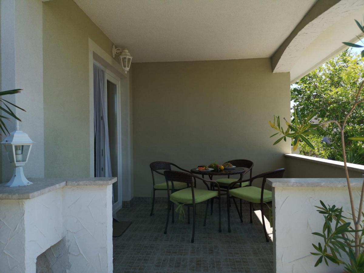 Apartments With A Parking Space Banjol, Rab - 5071 Екстериор снимка